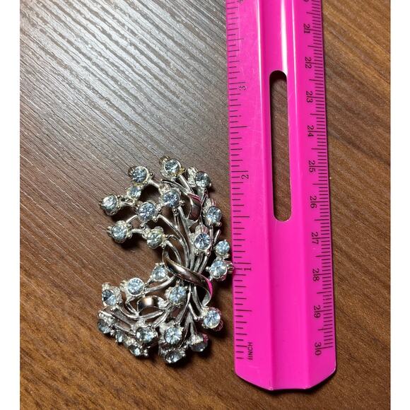 Vintage Signed Coro Brooch & Clip-On Earrings Set Rhinestone Leaf Silver Tone - Picture 8 of 9